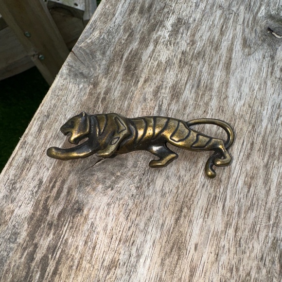 Pin Brooch Tiger Brass Tone Black Striped Cat Jungle‎ Long Unique Vintage 3” - Picture 1 of 2